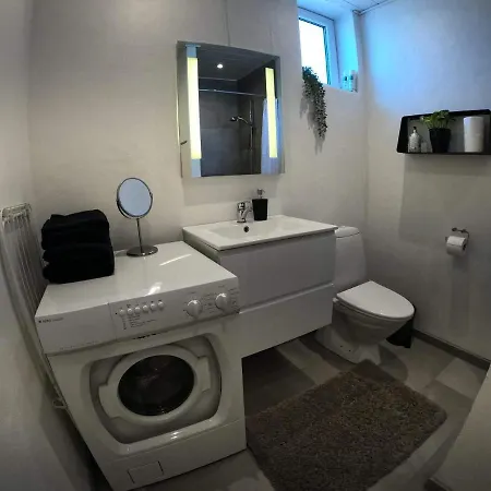 Apartment Thy *