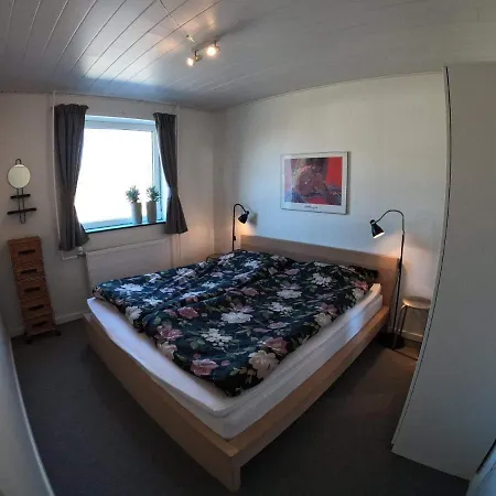 Thy Apartment *